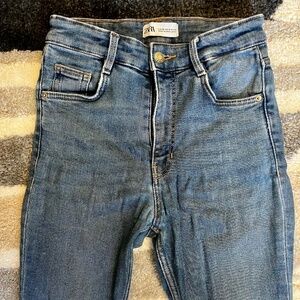 Zara blue jeans high waisted rise slim size 4